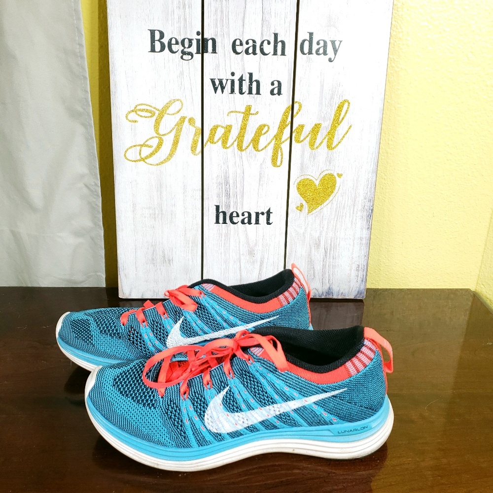 **SOLD**Nike flyknit one lunar_r - Picture 3 of 6